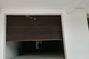 Ground Floor Shop Lot for Rent at Bandar Country Homes, Jalan Desa 9/3, Rawang 