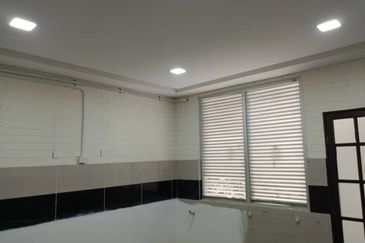 Ground Floor Shop Lot for Rent at Bandar Country Homes, Jalan Desa 9/3, Rawang 