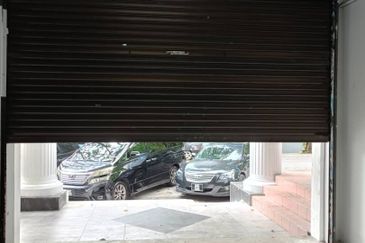 Ground Floor Shop Lot for Rent at Bandar Country Homes, Jalan Desa 9/3, Rawang 