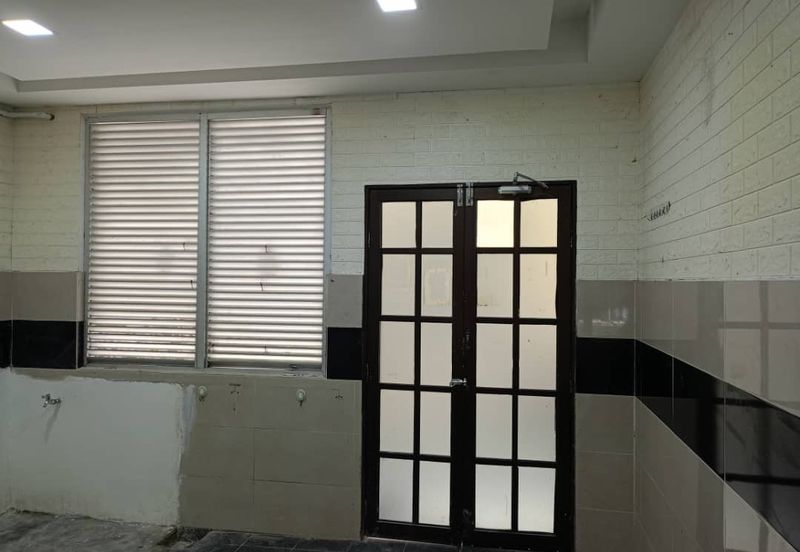 Ground Floor Shop Lot for Rent at Bandar Country Homes, Jalan Desa 9/3, Rawang 