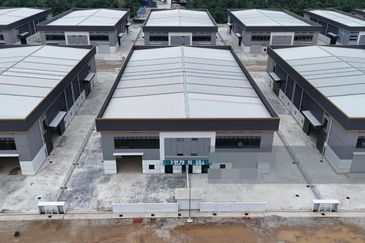 Jenjarom Cluster Semi-D For Sale