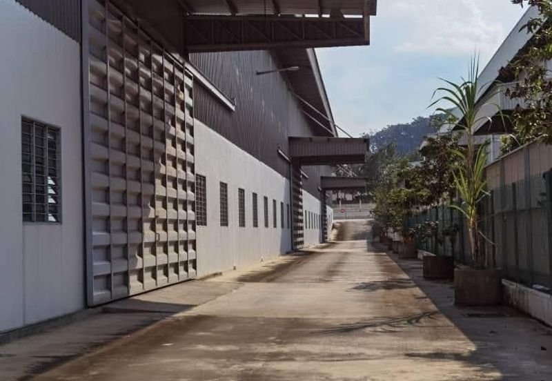 Main Road Frontage Kampung Baru Subang Warehouse for Rent