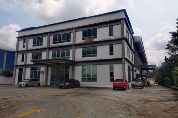 Main Road Frontage Kampung Baru Subang Warehouse for Rent