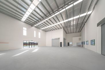 Warehouse For Rent, Rubix Space , EBP 5 west gate , Puncak Alam  Rent: RM12k/month 