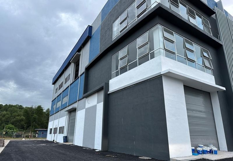 2.5 Storey Semi D Factory For Sale Balakong Jaya Cheras