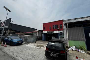 Freehold 1.5 Sty Semi-D Factory For Sale Batu Caves