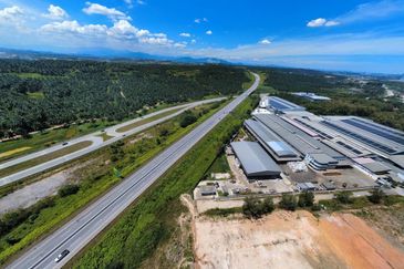 Ijok@Kuala Selangor Puncak Alam 2.7 acre FREEHOLD Industrial Land For Sale 