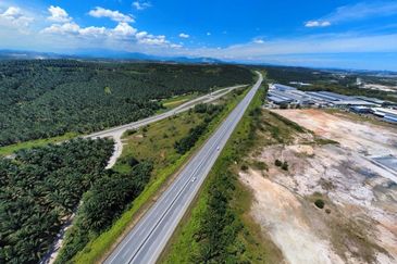 Ijok@Kuala Selangor Puncak Alam 2.7 acre FREEHOLD Industrial Land For Sale 