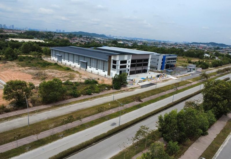 Elmina Seksyen U16, 3 Storey New Detached Factory For Rent