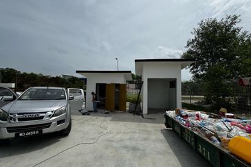 Elmina Seksyen U16, 3 Storey New Detached Factory For Rent