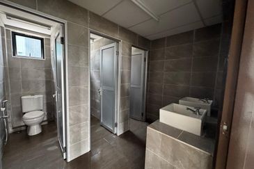 Elmina Seksyen U16, 3 Storey New Detached Factory For Rent