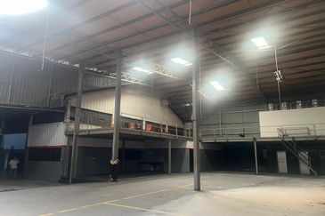 Bandar Tun Razak Cheras 1.5 Sty Semi-D Factory For Sale