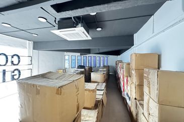 5-Sty Corner Shop For Rent Jalan Sungai Besi Pudu