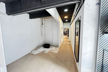 5-Sty Corner Shop For Rent Jalan Sungai Besi Pudu