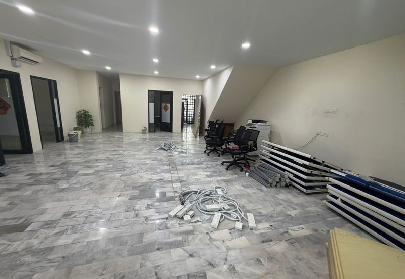 🏭 Detached Factory Warehouse with Office For Rent, Meru Klang