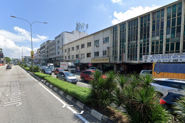 🏬2-Sty Corner Shoplot For Rent, Sungai Besi 