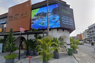 🏬2-Sty Corner Shoplot For Rent, Sungai Besi 