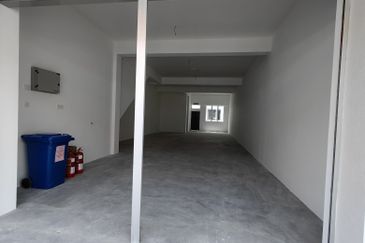 🏭 2-sty Shop For Rent, Puncak Alam