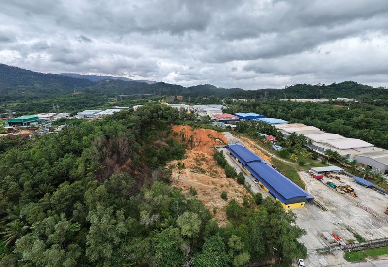 🏗️2.2 Acre Industrial Land For Sale @ PKNS Batu 17, Rawang