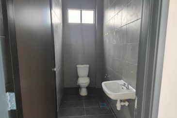 35,000 sqft Factory / Warehouse at [AYER KEROH], Tasik Utama