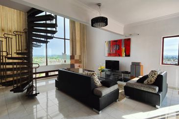 CONDOMINIUM GOLDEN COAST (PANTAI MAS)