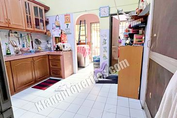 Taman Wangi (Tepi Sungai)