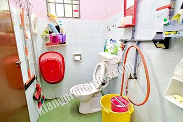 Taman Wangi (Tepi Sungai)