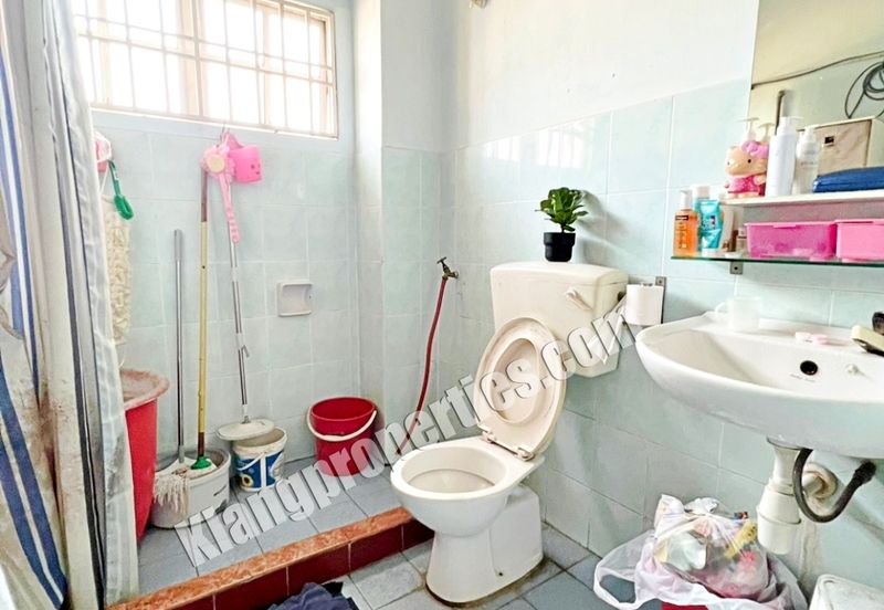 Taman Wangi (Tepi Sungai)