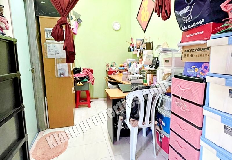 Taman Wangi (Tepi Sungai)