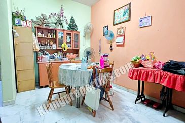 Taman Wangi (Tepi Sungai)