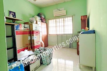 Taman Wangi (Tepi Sungai)