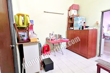 Taman Wangi (Tepi Sungai)