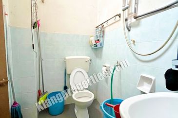 Taman Wangi (Tepi Sungai)