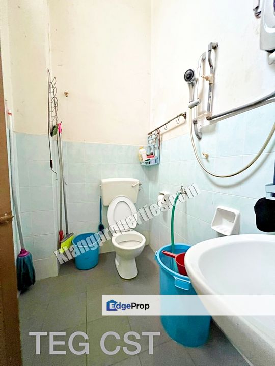 TEPI SUNGAI, 2 STRY TERRACE, PARTIAL RENOVATED. 20X94.5SF.  , Selangor, Klang