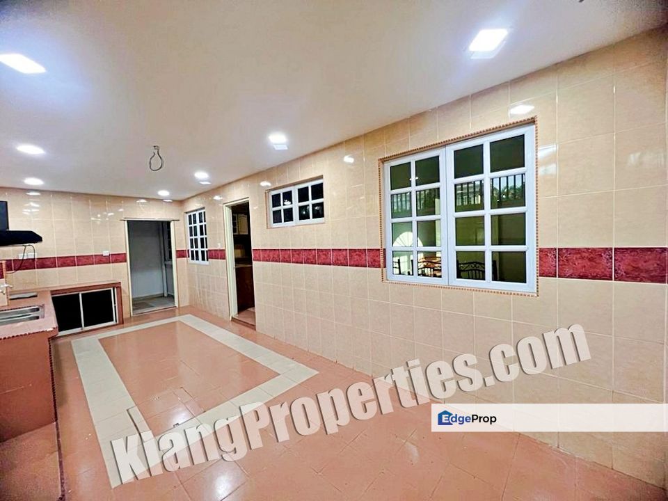 Taman emas, 2 stry semi-d,  partial renovated, close to teluk pulai, tepi sungai., Selangor, Klang