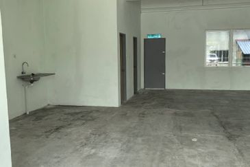 D'KEBUN COMMERCIAL CENTER, SHOP FOR SALE. 1130SF