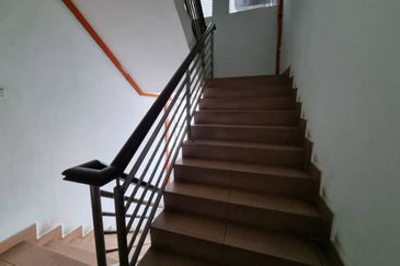 D'KEBUN COMMERCIAL CENTER, SHOP FOR SALE. 1130SF