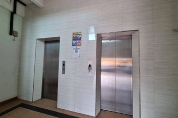 D'KEBUN COMMERCIAL CENTER, SHOP FOR SALE. 1130SF