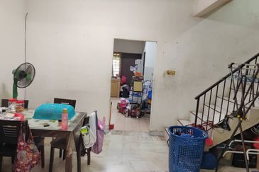 Taman Wangi (Tepi Sungai)