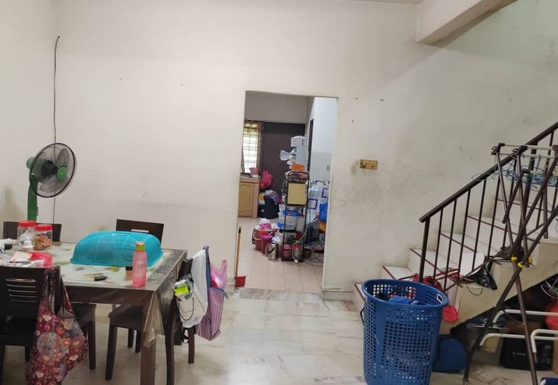 Taman Wangi (Tepi Sungai)