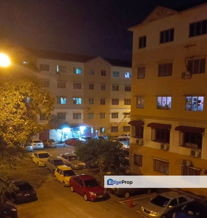 Bukit tinggi 2 flat, behind burger king, bare unit, 630sf , Selangor, Port Klang