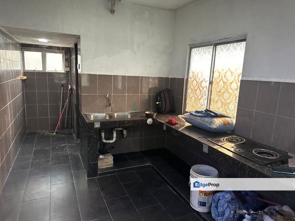 Bukit tinggi 2 low cost flat. Behind burger King  Renovated unit, Selangor, Port Klang
