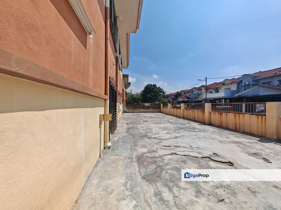 TAMAN SEJATI, 2 STRY SEMI D FOR RENT, BIG LAND. , Selangor, Klang