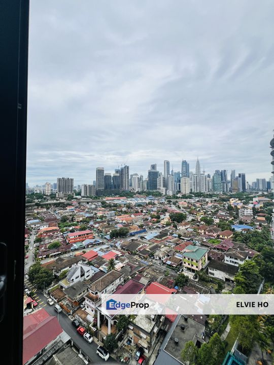 Well maintained unit with a nice view of klcc, Kuala Lumpur, Keramat