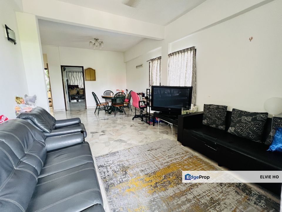 Located in a quiet corner of taman desa, Kuala Lumpur, Taman Desa 