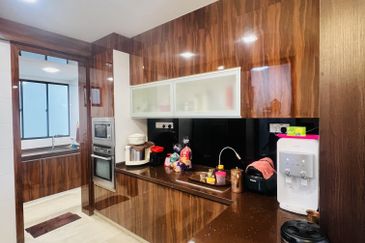 Papillon Desahill Condominium