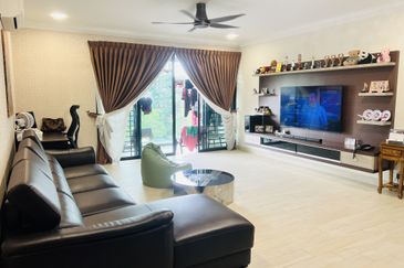 Papillon Desahill Condominium