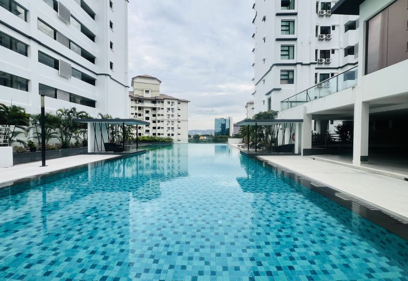 Papillon Desahill Condominium