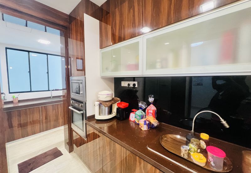 Papillon Desahill Condominium