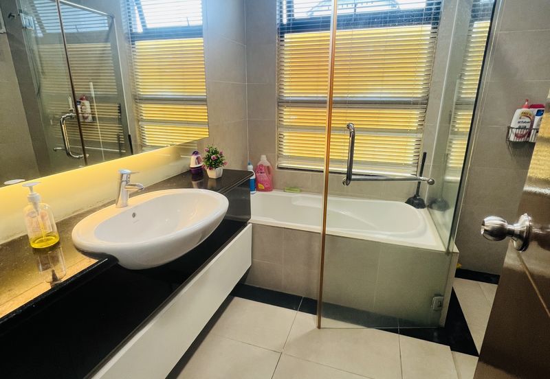 Papillon Desahill Condominium